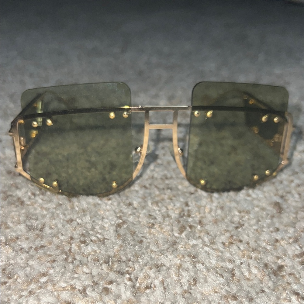 Stylish Gold and Green Women's Sunglasses
